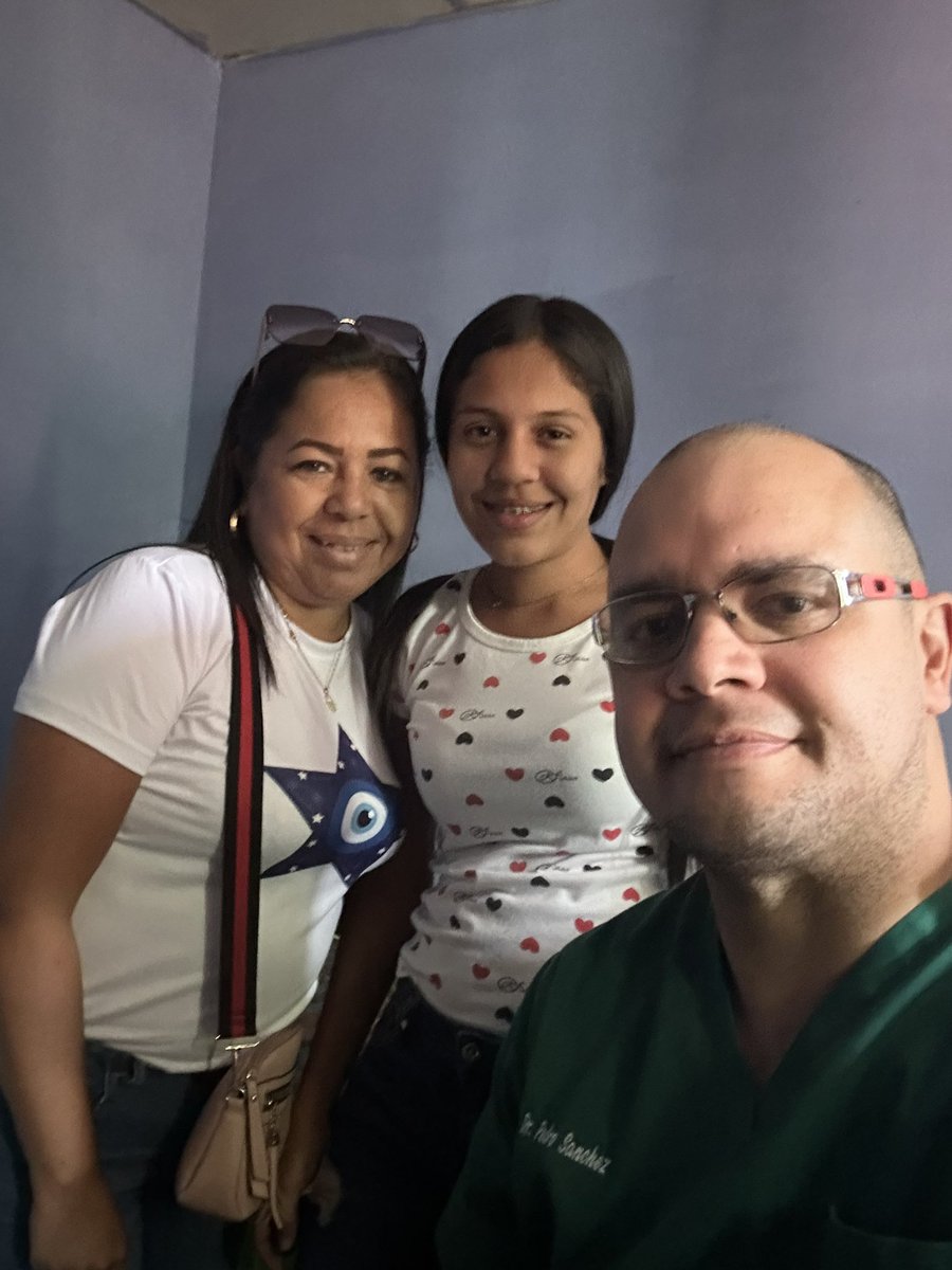 pedroluisanchez's tweet photo. Siempre en la calle con mi pueblo 
Con el más necesitado
Con el enfermo 
Con los niños 
Con las Embarazadas
Mientras Dios me dé Salud mi gente podrá contar conmigo 
Vamos Palante 💪 https://t.co/QXCzrNokpe