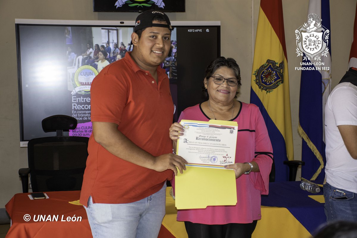 unanleon's tweet photo. Acto de entrega de reconocimientos a estudiantes protagonistas del plan Amores de Verano, en conmemoración al 5to aniversario del Tránsito a la Inmortalidad de nuestro Héroe de la Paz, Cristhiam Emilio Cadenas.
#LaPazNuestraVictoria
#SoyCristhiam https://t.co/FnbqSw8TZB