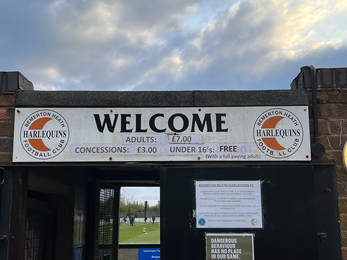 Tuesday ‘sick for days’ football, needs a white washed wall and a wall of trees to sort me out and Bemerton Heath Harlequins Vs Portland United has both. Ground 724

Wall of Trees impregnability rating - Theodosian City walls of Constantinople (your welcome fans of ancient walls)