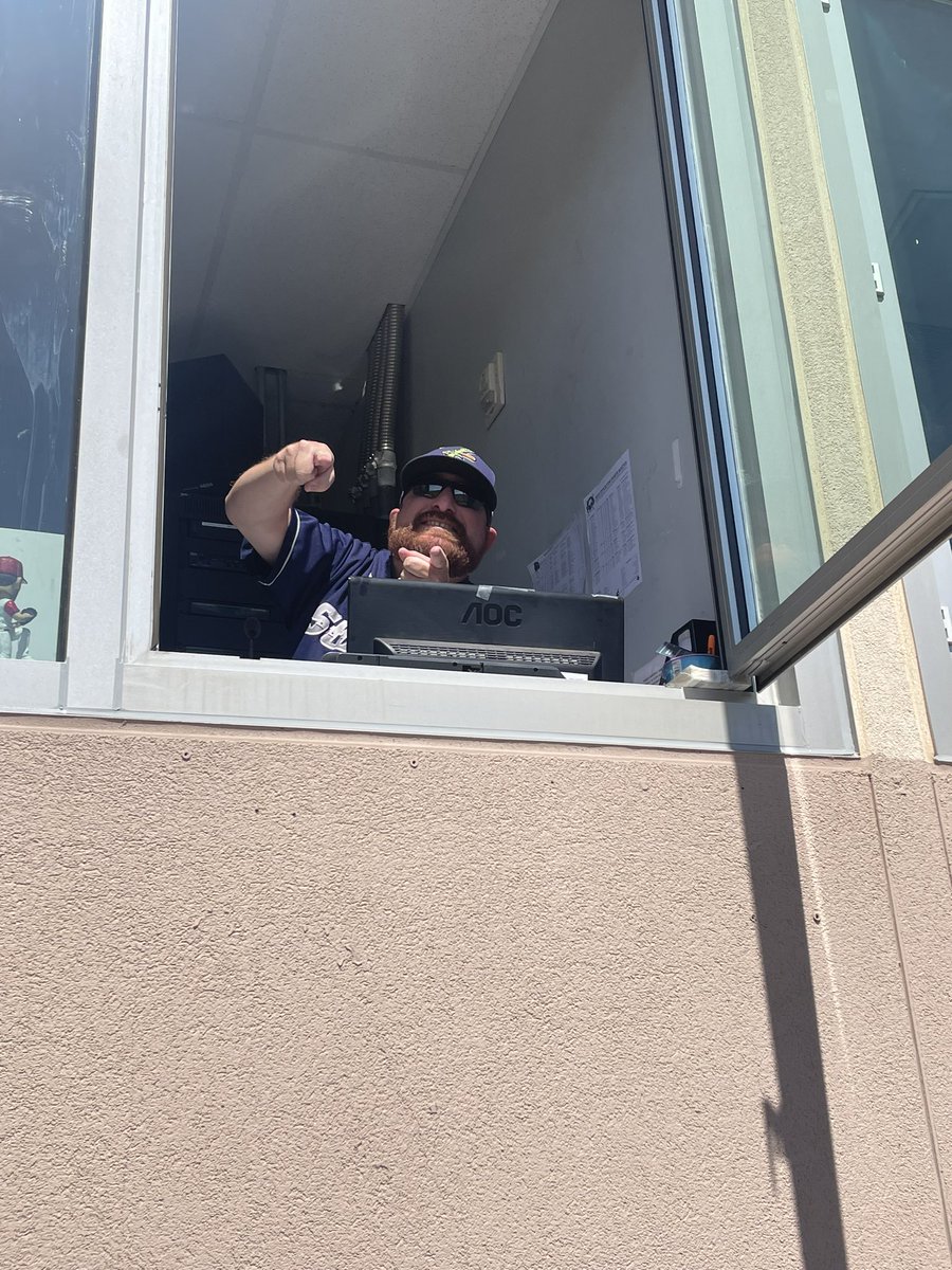 KingcougarMike's tweet photo. @Always_Yangry @velcrobaby @QuarterRico @gilligan80 @johnnysfgiants @JohnnyKamen @Sports_JoeG @DavePolaski @poniesNpucks @P_S_Tobar #MiLB 3 ⚾️9️⃣2️⃣7️⃣0️⃣ #CALeague #Rawhide #Ports w @RFWill149 (doing PA) his dad @eddiesofficials @royaltytoursusa https://t.co/SCExjeu7YP