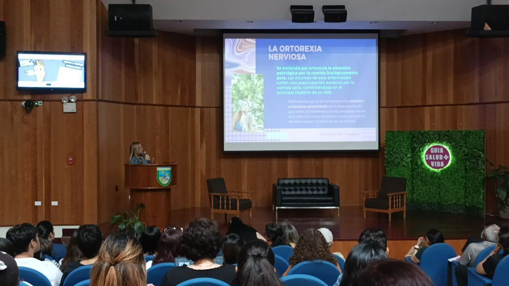 UcabGuayana's tweet photo. "Los TCA no se resumen en mal humor o flojera, son complejos psicológicos realmente severos"

Dra. Dra. Zinnia Ron - Psiquiatra https://t.co/6OtqJn5EtT