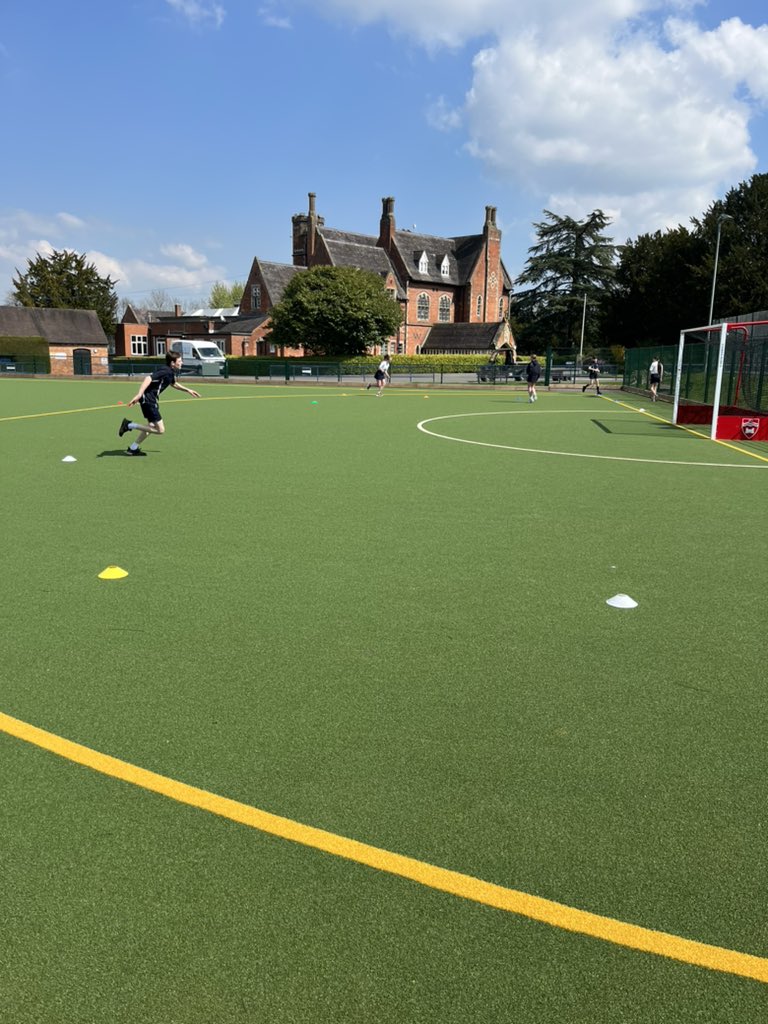 SGSPEDept's tweet photo. The #SGSyear10 GCSE PE group completing some of their fitness tests as part of their coursework today. As always, very impressed with their effort and encouragement for each other. Well done, everyone! #SGSPE #SGSexcellence #SGSdifference https://t.co/0Nc5uJdbyt