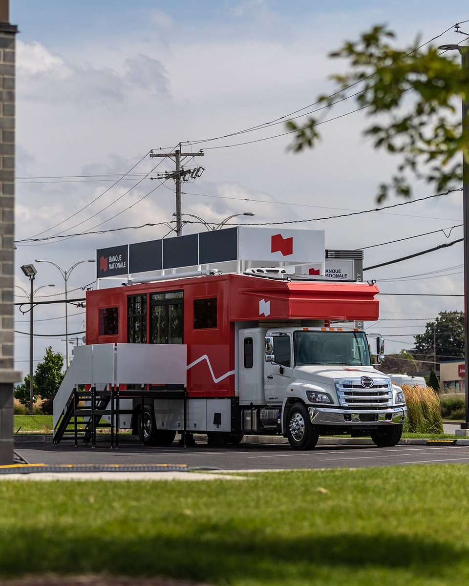 LokiBoxDesign's tweet image. Facing the challenge of providing personal service in smaller communities across Canada, National Bank of Canada finds a solution with a mobile pop-up unit. bit.ly/3MRf5Tt

#mobilebank #truckconversion #popupmarketing #hino #hino338 #MediumDutyTrucks
