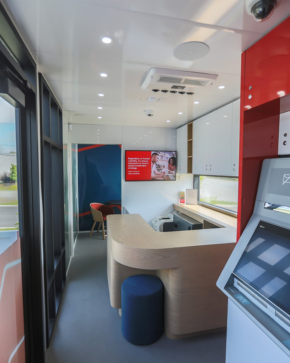 LokiBoxDesign's tweet image. Facing the challenge of providing personal service in smaller communities across Canada, National Bank of Canada finds a solution with a mobile pop-up unit. bit.ly/3MRf5Tt

#mobilebank #truckconversion #popupmarketing #hino #hino338 #MediumDutyTrucks