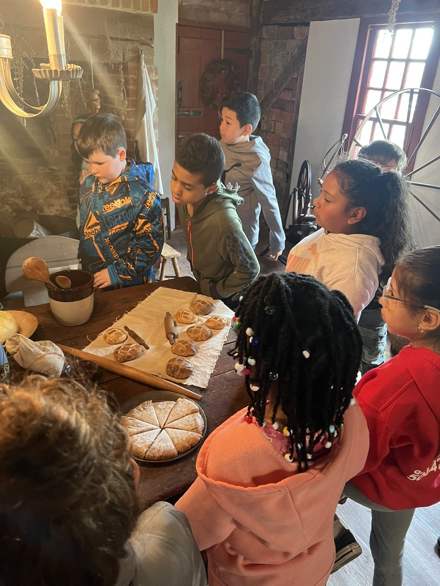 MrsDummeldinger's tweet photo. What a beautiful day for a tour of Hamilton Twp! The third graders had a fun day experiencing the history that we’ve been learning about over the last couple months. @htsd_mcgalliard @WeAreHTSD https://t.co/20VMhLx8JL