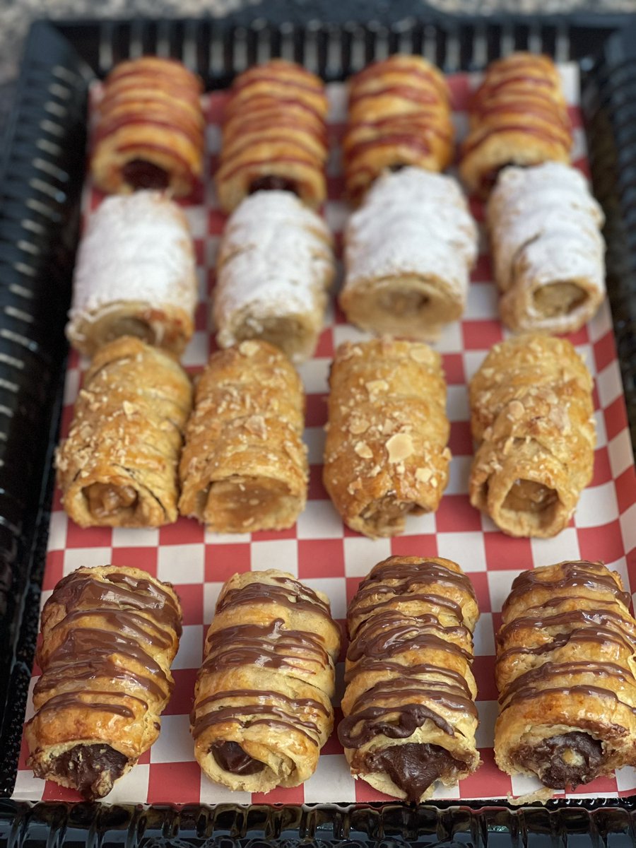 Pcandiluz's tweet photo. Los esperamos de Lunes/Sábado para que disfruten de nuestras especialidades.Viernes/Sábados con Karaoke.Candiluz tu sitio seguro donde comes delicioso. #pizzas #strogonoffpollo #postres #helados #hamburguesas #clubhouse #hotdog #cachapas #sandwich #milanesas #pastichos #ravioles https://t.co/kBYGSGaEy2