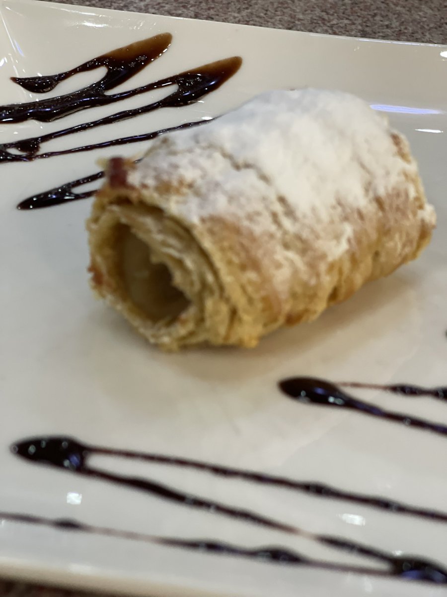 Pcandiluz's tweet photo. Los esperamos de Lunes/Sábado para que disfruten de nuestras especialidades.Viernes/Sábados con Karaoke.Candiluz tu sitio seguro donde comes delicioso. #pizzas #strogonoffpollo #postres #helados #hamburguesas #clubhouse #hotdog #cachapas #sandwich #milanesas #pastichos #ravioles https://t.co/kBYGSGaEy2