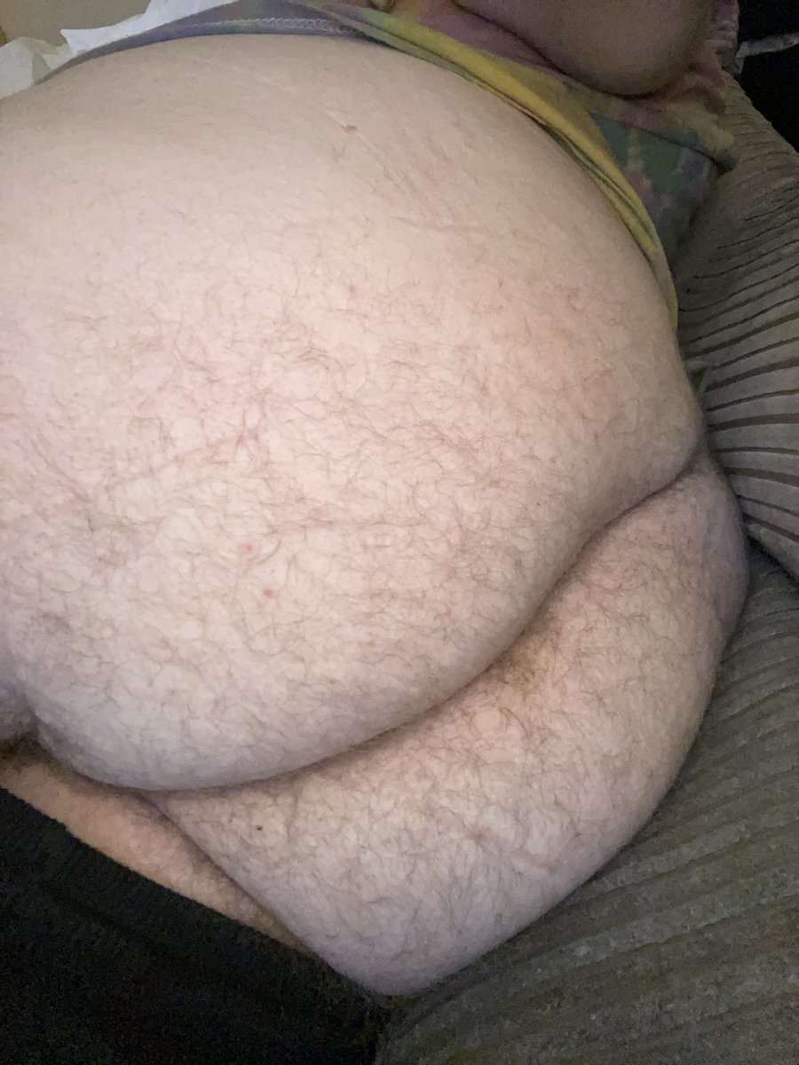 numbthethots's tweet photo. @Vessyteena idk if my ass is hairy enough but i just wanted an excuse to show off 😌 https://t.co/6QBfn2L3za