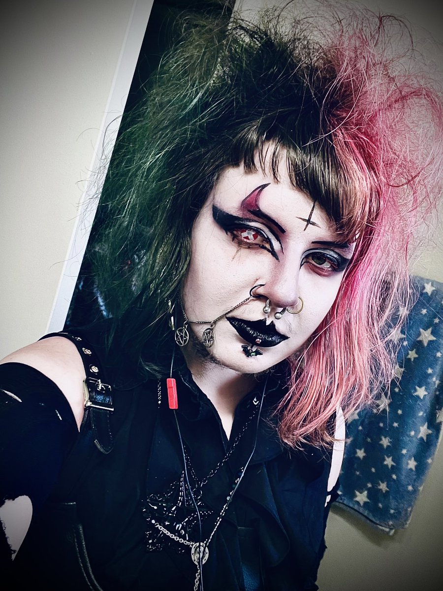 Rat_Casket's tweet photo. ๐โ๐ง๐ ๐ฃ๐๐ฅ๐ฆ๐ฃ๐๐๐ ๐๐ฃ๐ ๐ ๐ฅ๐๐ ๐๐ฃ๐ช๐ก๐ฅ (๐๐๐ ๐จ๐ ๐ฃ๐ ๐๐ฃ๐๐๐๐๐๐ ๐๐ ๐ ๐ ๐๐ฃ๐๐ ๐ฅ๐๐๐ ๐๐๐ ๐๐ ๐ฅ๐๐ง๐๐ฅ๐๐ ๐)
#Goth #Gothic #GothicGuy #TradGoth #TradGothGuy #GothicMakeup #Alt #Androgynous #GothTransGuy #GuyinMakeup #GothGoth #TwitterGoth https://t.co/c9ccnEK6Vq
