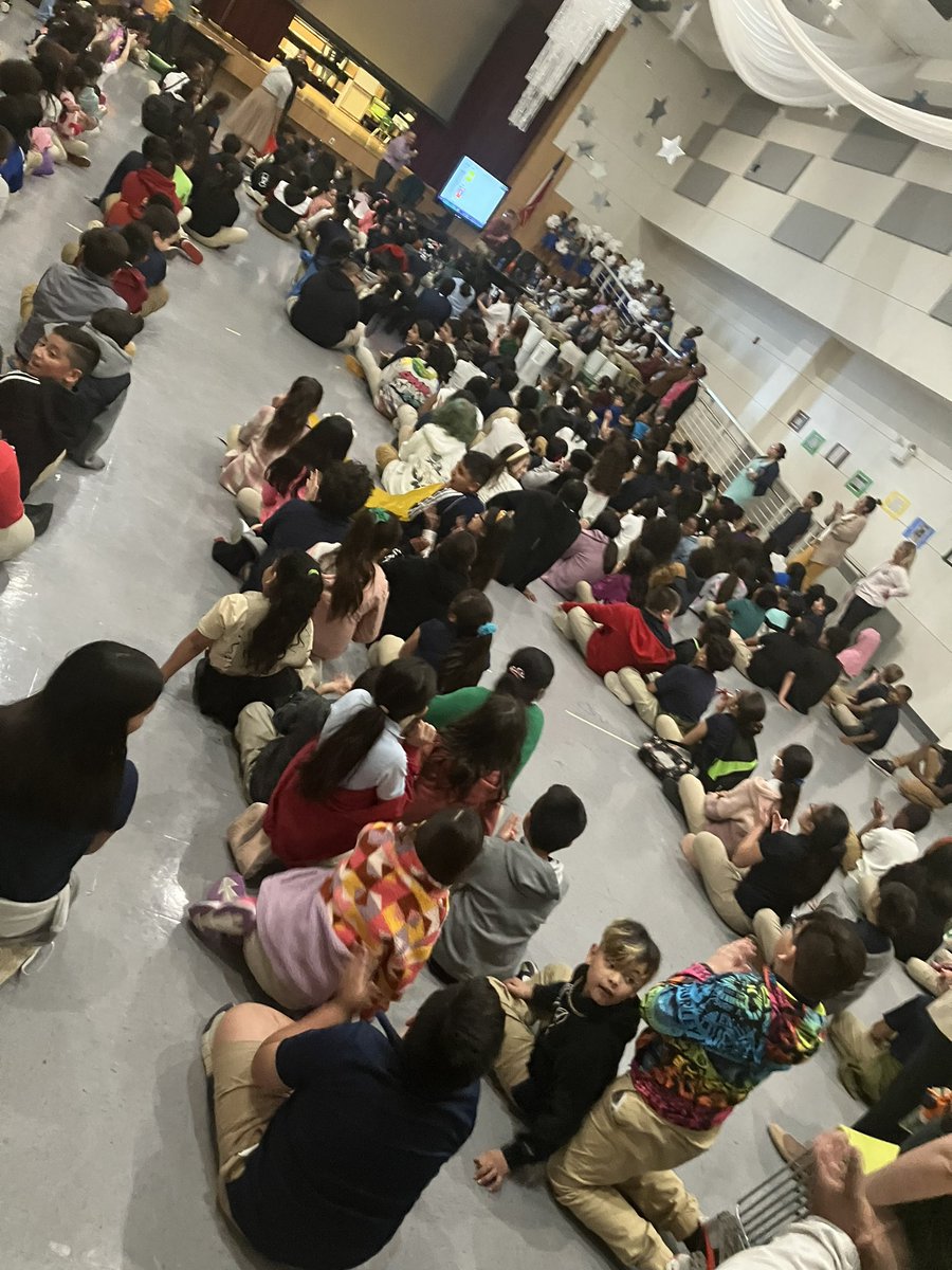 duncanreads's tweet photo. We. Are. Ready!  Go @NorthSeagoville North Stars. ⭐️ You are going to rock this STAAR test!! https://t.co/kFl7lMRrWZ