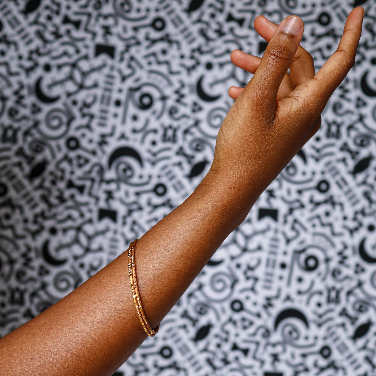 bandelemuse's tweet photo. Complete your look with the Wise Unity Bracelet, a stunning gold and brass bracelet inspired by African print. Get it now.
https://t.co/UGI6Rh2kvD https://t.co/cIy8JnzcV7