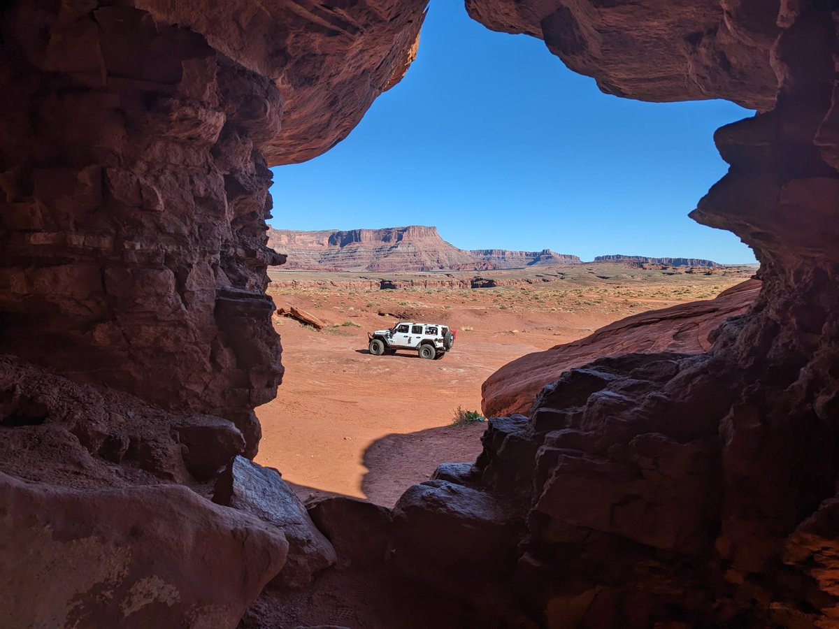 desertjeeper's tweet photo. Shot from Catacomb Rock out on Chicken Corners, #EJS 2023. Nice relaxing trail, but with amazing views!
@cti_tour
@metalcloak
@RigidNation
@procompusa
@Jeep
@WarnIndustries
@fabtechoffroad
<- these folks make our Jeep trips successful. Check them out! https://t.co/HJ9jESVCH3