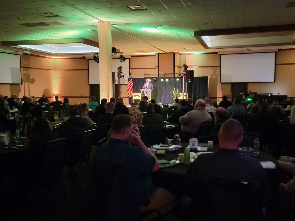 DickinsonCVB's tweet photo. Welcome to Dickinson the First Responder Symposium! Wishing you a successful event at the Astoria Hotel &amp; Event Center.

Thank you to all first responders your endless dedication,  compassion, and continuous hard work of going above and beyond. We appreciate you. https://t.co/chEuTEirLF