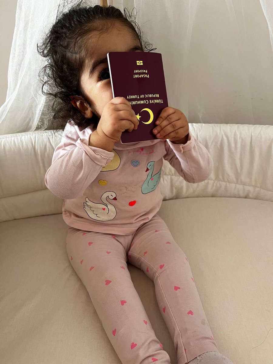 birumutisigim's tweet photo. DİKKAT DİKKAT! Dubai Yolcusu Kalmasın! SON %9✈️✈️✈️✈️✈️✈️

Haydi 💪 kalan %9 için ellerimiz son kez birleşsin. Önce birlikte %100'ü görelim. Sonra söz verdiğimiz gibi Asel'e baharları getirdiğimizi müjdeleyelim🧡. https://t.co/wFiuD1za2a