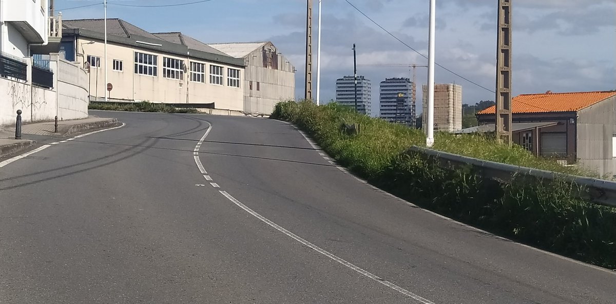 4nT0nFB's tweet photo. Totalmente ridículo que en plena @ConcelloCoruna se tenga el #martinete y #birloque olvidado @avmontemartelo @CorunaFea @CorunaNoticias @copecoruna @elcorreogallego @idealgallego @Martineteiro @mandidieguez https://t.co/siOJeDBbk4