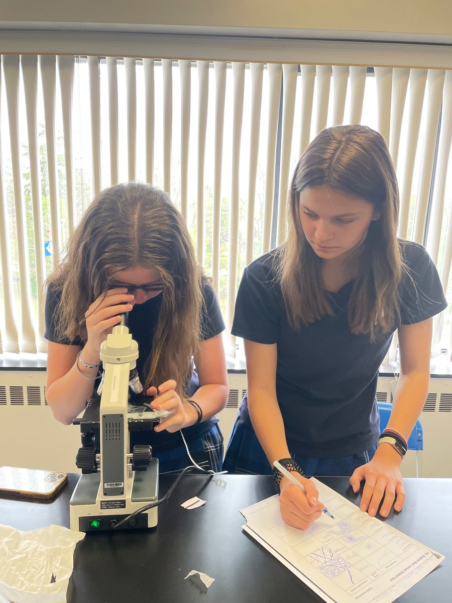 MsENicoletti's tweet photo. Forensics students viewing different hair specimens under microscope! @HNMCS @MsENicoletti https://t.co/jT2Z3M9Y5p