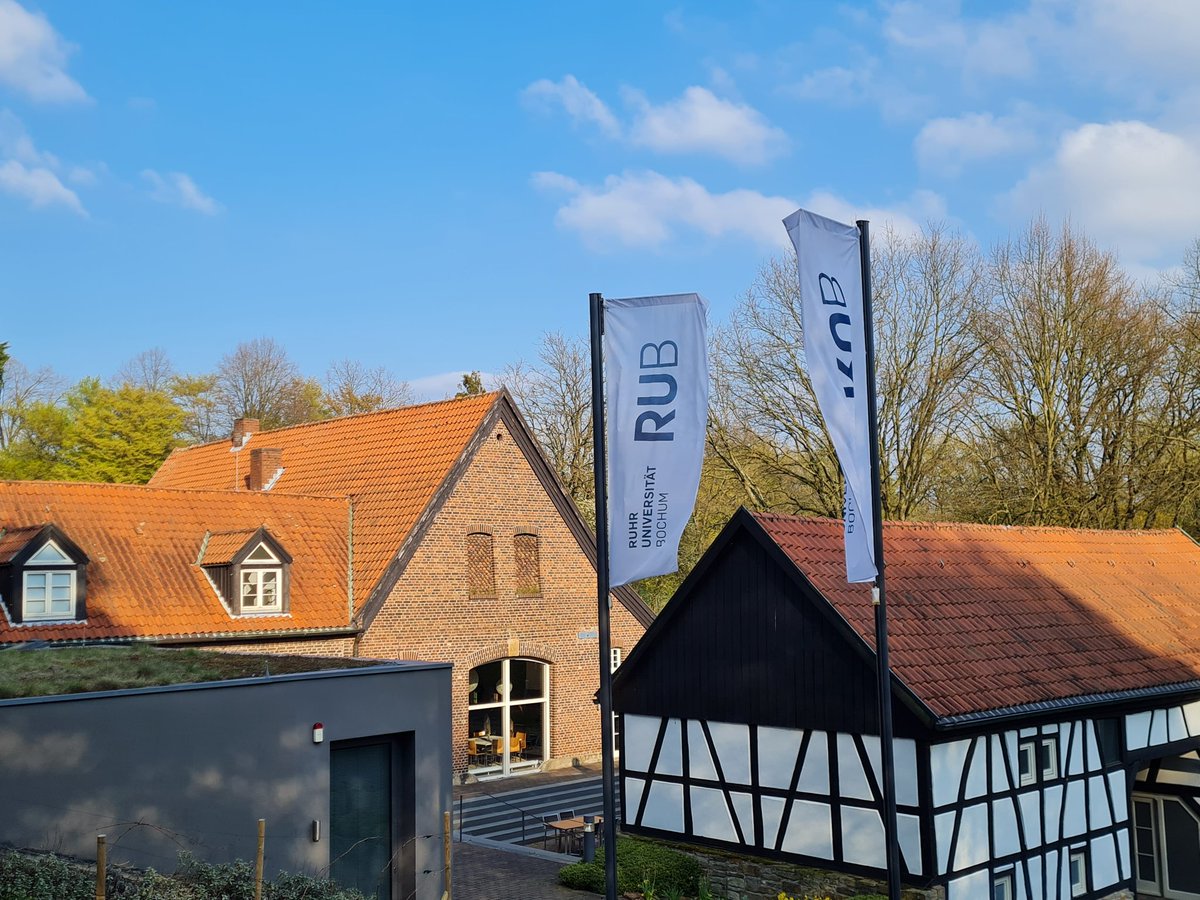 grk2341's tweet image. Looking back at our successful first day of #MiconSpringSchool at Beckmanns Hof. Lots of great talks and fascinating visuals🦠🧫