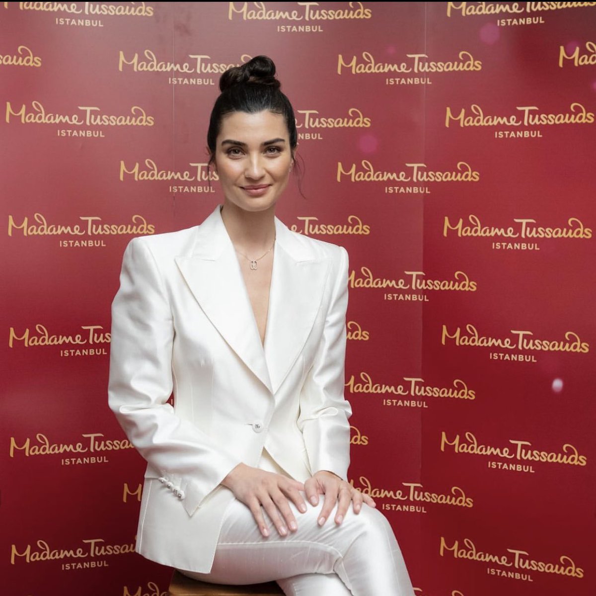 buyukustun_t's tweet photo. The record breaker, the one who competes with herself 😍 waiting for another record breaking in second season of Zeytin Ağacı 😘 #TubaBüyüküstün https://t.co/buMSOiUmUK