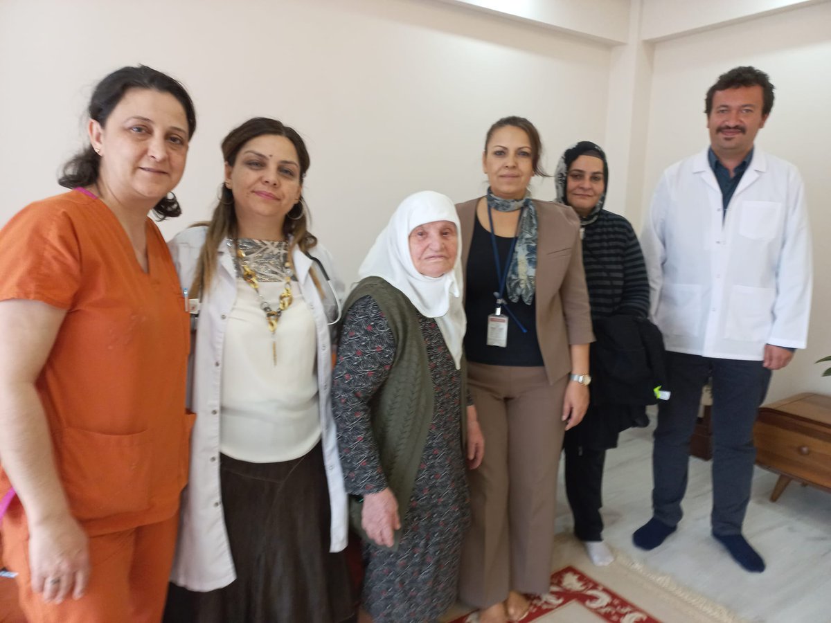 balikesirism's tweet photo. YAŞ ALMA (YAŞAM) MERKEZLERİMİZ 80 YAŞ ÜSTÜ BİREYLER İÇİN BUGÜN İTİBARİ İLE TÜM HASTANELERİMİZDE HİZMET VERMEYE BAŞLAMIŞTIR.
https://t.co/BuzC1zprjT
#sağlıkbakanlığı
#drfahrettinkoca
#khgm
#sggm https://t.co/60K1zOe0Vn