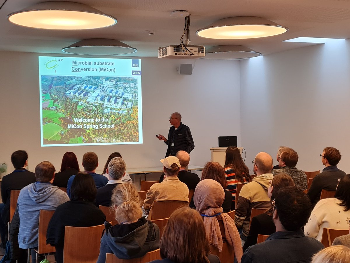 grk2341's tweet image. Looking back at our successful first day of #MiconSpringSchool at Beckmanns Hof. Lots of great talks and fascinating visuals🦠🧫