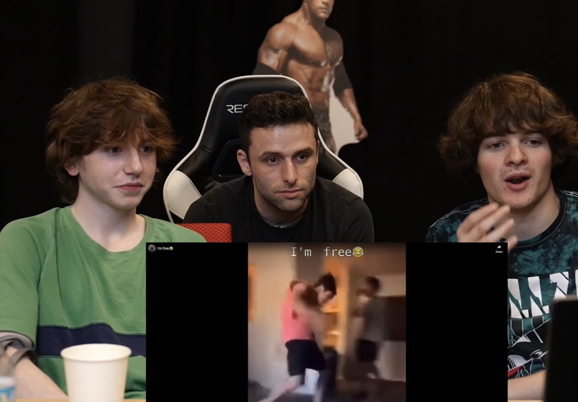 AustinShow Updates on Twitter: "🌈Austin has just left this stream 🌈