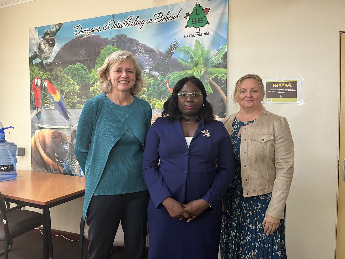 SofieHF's tweet photo. #CITES Secretariat meeting with Minister for land policy and forest management, Ms Dinotha Vorswijk who expressed strong commitment to Convention, to combatting illegal trade and to the Compliance Assistance Programme (CAP). https://t.co/msvepIZjjH