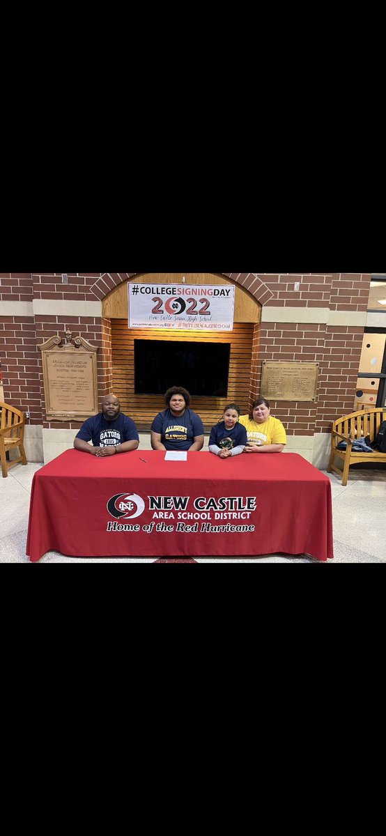 Written in Ink ✍🏾 🤝🏾🐊 <a href="/AlleghenyFB/">Allegheny Football</a> <a href="/Coach_Layer/">Braden Layer</a>