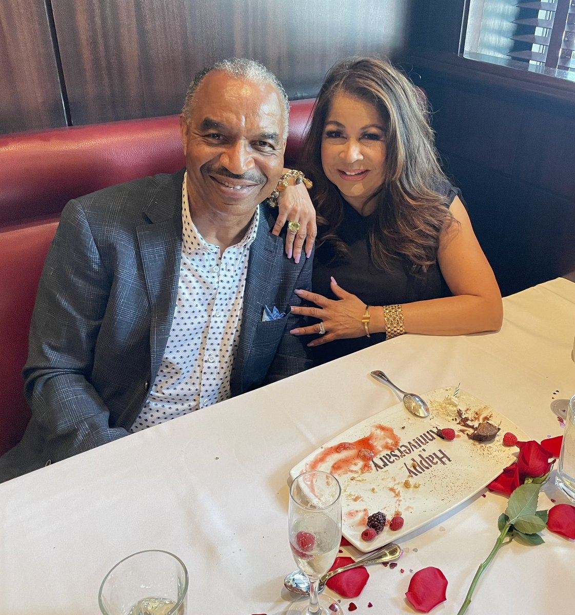 ClariceFox4's tweet image. Speed loves to count the months of our marriage…today, April 18 is 432 months #truelove #thebestandtheworstoftimes #solidasarock