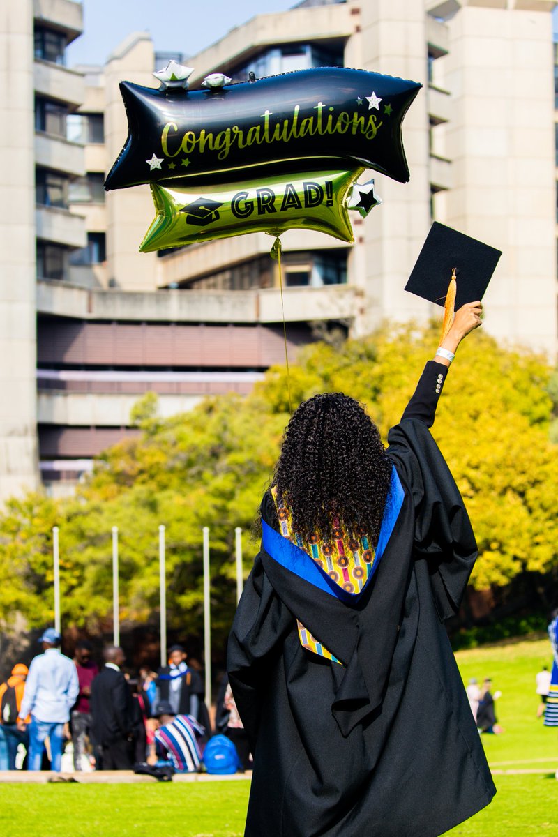 Macdation24's tweet photo. UJ Graduate
📸 @macdation_creative 

#UJ #ujgraduate #2023graduate https://t.co/zsIx4Ps81s