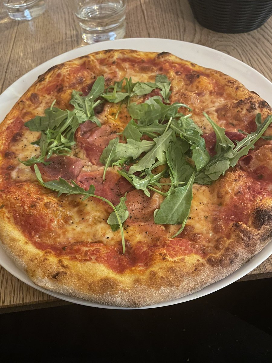 Had another pizza today with everyone that went to finland 😋