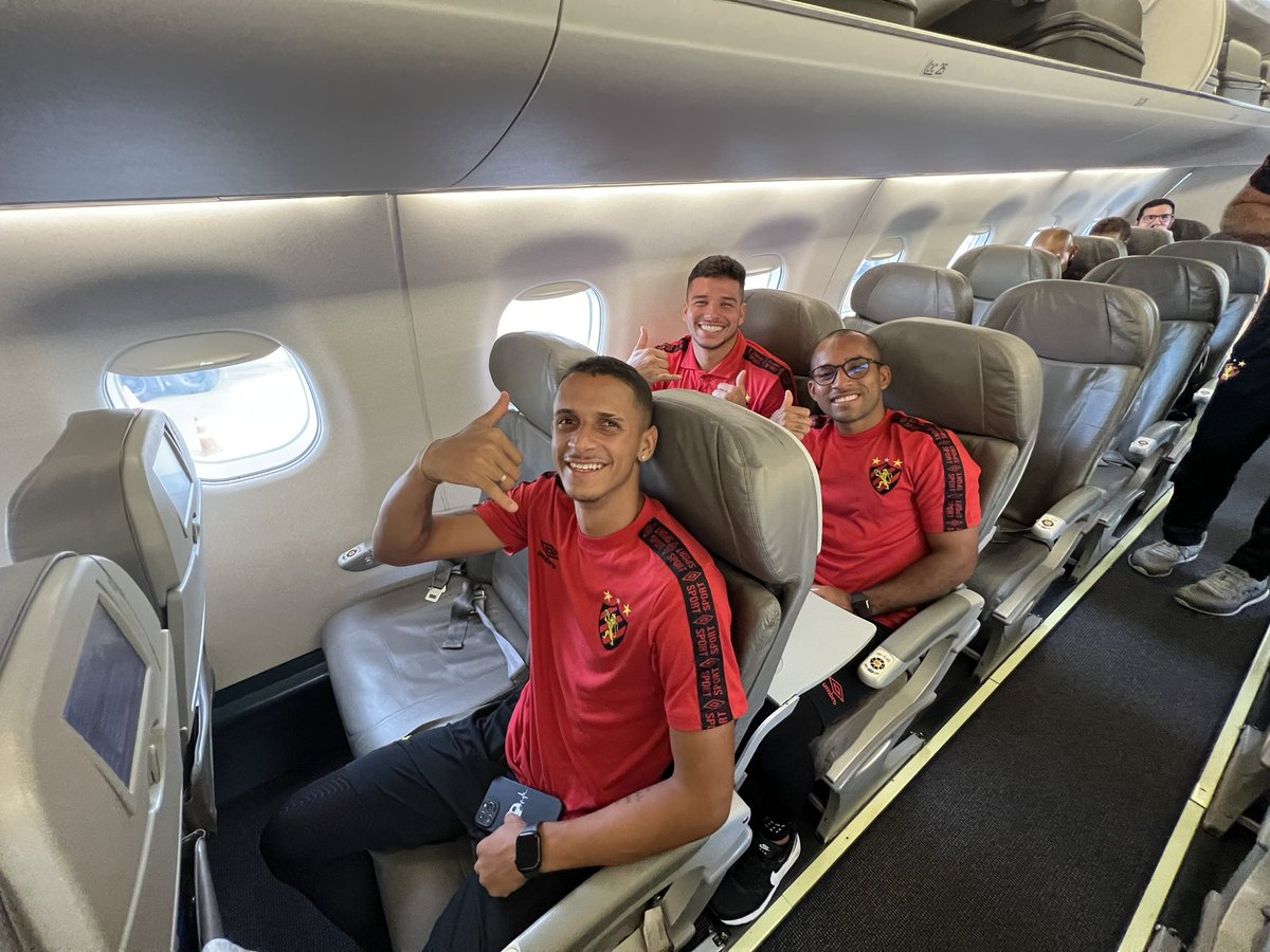 sportrecife's tweet photo. Partiu FINAL DA COPA DO NORDESTE! ✈️🏆 #JuntosPeloTetra https://t.co/4BjrpbqC9y