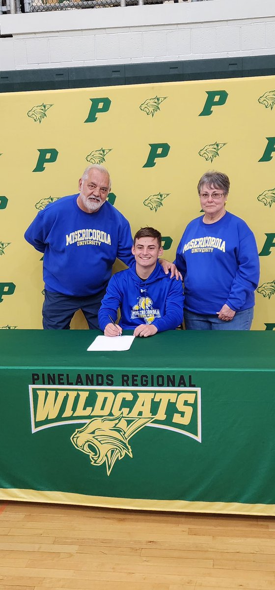 arucci_jr's tweet photo. ✍️ to 📄 @MUCougarsFB https://t.co/W1VimnEUGZ