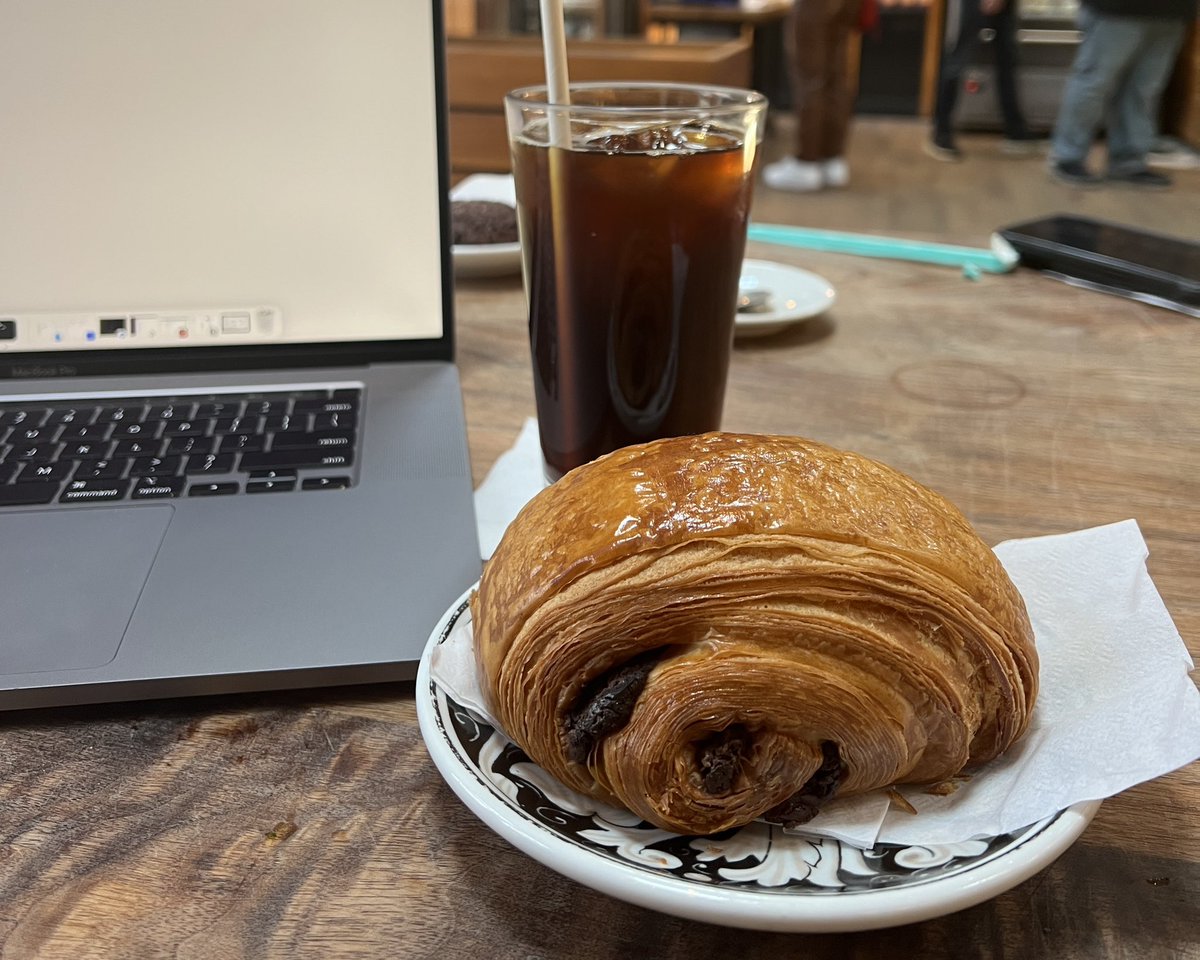 aalexisraya's tweet photo. Love working remote 🫶🫶 https://t.co/tjvncip51c