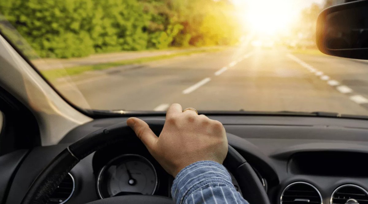 Toptintshop's tweet photo. Driving with the harsh sun right in your face is more than an annoyance; it can be dangerous. Window tinting helps to prevent glare and shield your eyes from the extreme sunlight that often occurs when driving.
#windowfilm #AutoWindowFilm #windowtinting #autotint #ceramicfilm https://t.co/AWENaYDVEw