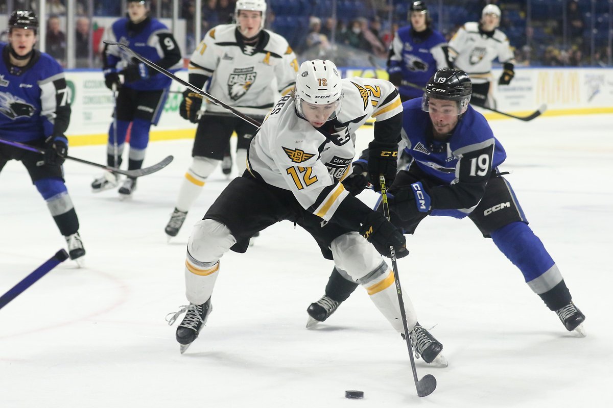 CBEHockey's tweet photo. Congratulations to our Cam Squires who ranked 55th among North American skaters on NHL Central Scouting's final draft ranking for the season! Also to Luke Patterson &amp; Xavier Daigle who were included in the final listing!

https://t.co/HabKwwky2R https://t.co/K8cgALOYsL