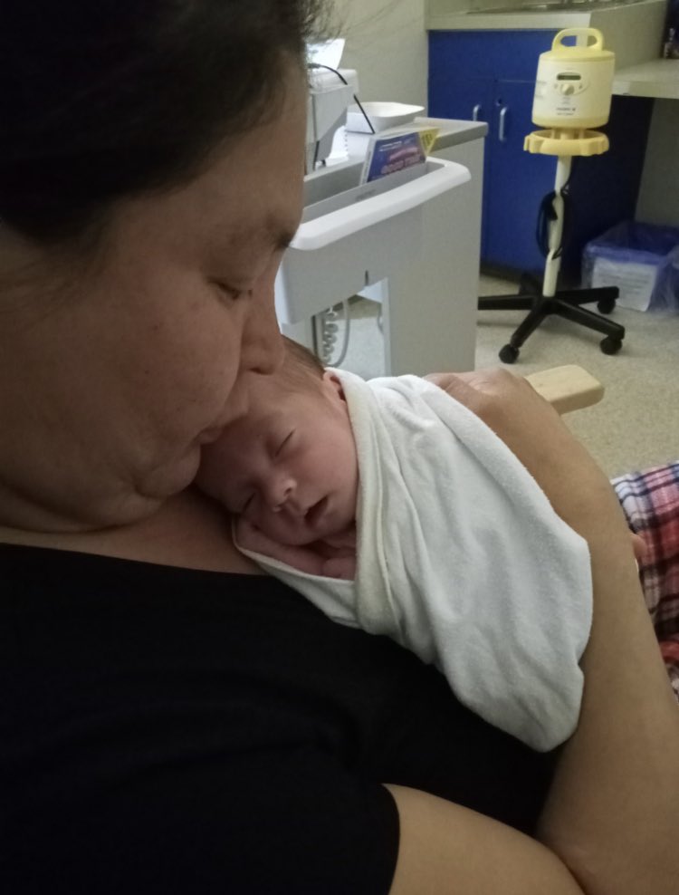 legally_cree's tweet image. We are on our way to meet with the parents of #BabyAmella. They are camping outside of the @BCLegislature. Yesterday, they had their premature newborn apprehended by MCFD @MitziDeanBC. Mum got her own breast pump and will drop off milk today for baby under surveillance of police