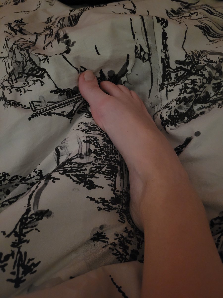 _mynymphea_'s tweet photo. #feet #feetpic #feetseller #pieds #Pied #piednu https://t.co/pcCorwzKOK