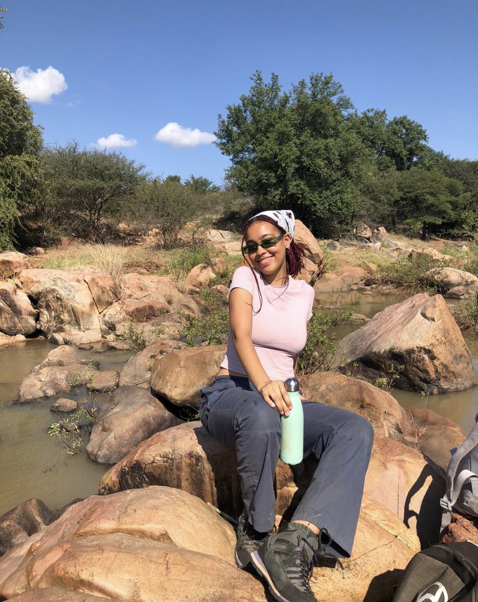AliceLArmstrong's tweet photo. Hey, I’m Alice🌈🇳🇬🇬🇧,
a master’s student at @imperialcollege &amp; @OfficialZSL studying False gharial distributions🐊🌏.

Currently developing an organisation that will address the lack of diversity in conservation✊🏽🌱.

#BlackInEnvironWeek 
#BlackInEnviro #BlackInEnvironRollCall https://t.co/l2lg9G0A1X
