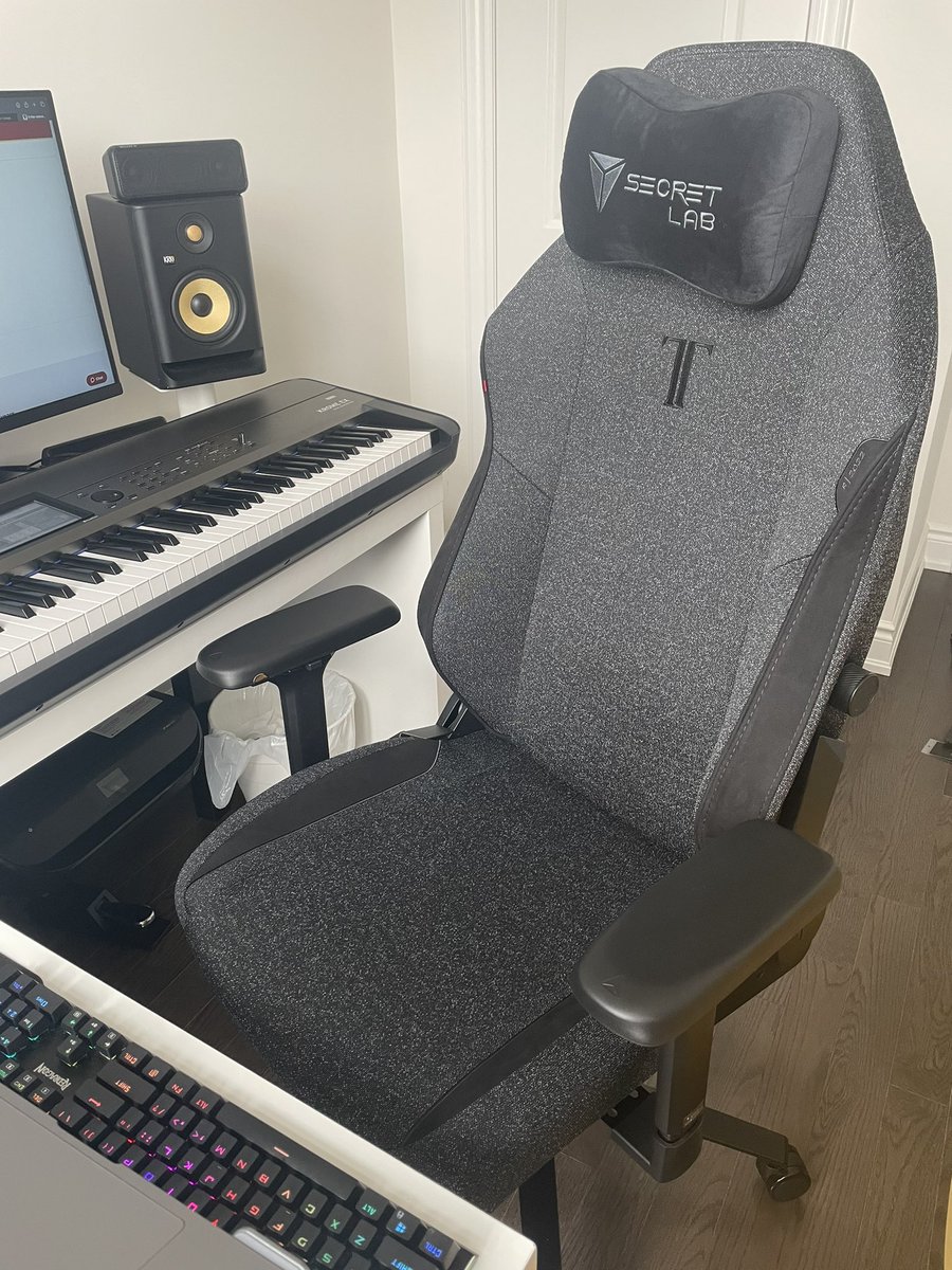 EhaimerY's tweet photo. #secretlab https://t.co/UGOhkDfpLS