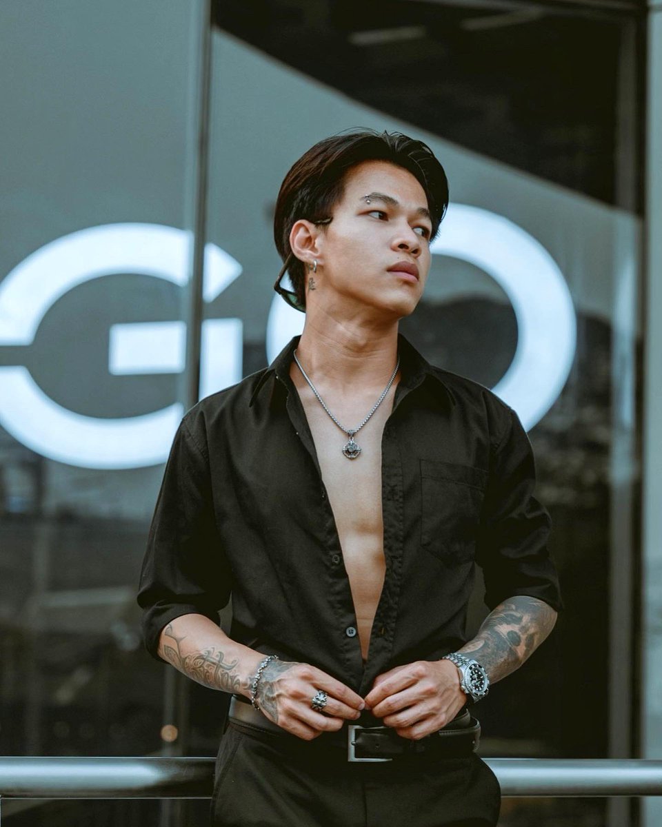TWS_09's tweet photo. อากาศร้อนมาก 🥵 https://t.co/XEjGzp6VnG