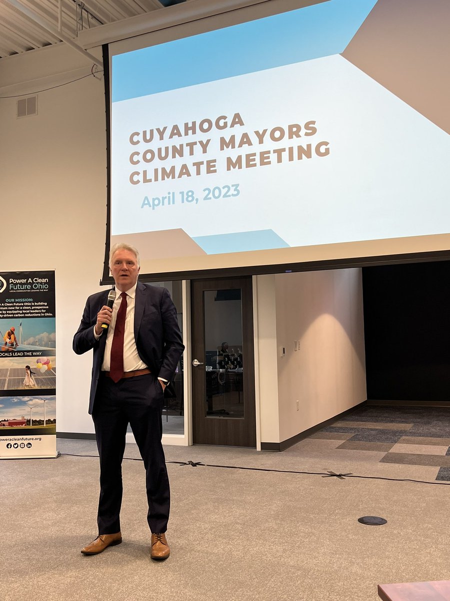 chrisronayne's tweet photo. Great to be with more than a dozen Cuyahoga County Mayors today who have signed on to Power A Clean Future Ohio. Forward together for a #HealthyCuyahoga https://t.co/BYpa6AZX5n