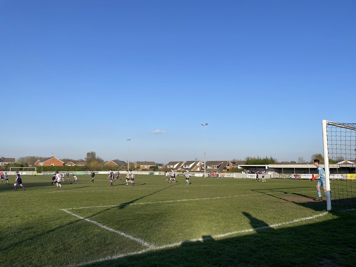 BarntonJuniors's tweet photo. Good game @barntonfc tonight watching our U14s vs @WAJnrFC both teams playing good football &amp; in the right spirit. Credit to @stub19 &amp; @nidgeys 🙌🏻🤝⚽️ the way it should be.
Very close 1st half (2-1) &amp; then Barnton controlled long periods of the the 2nd half &amp; ran out 6-1 winners. https://t.co/WoLKqgp5Ca