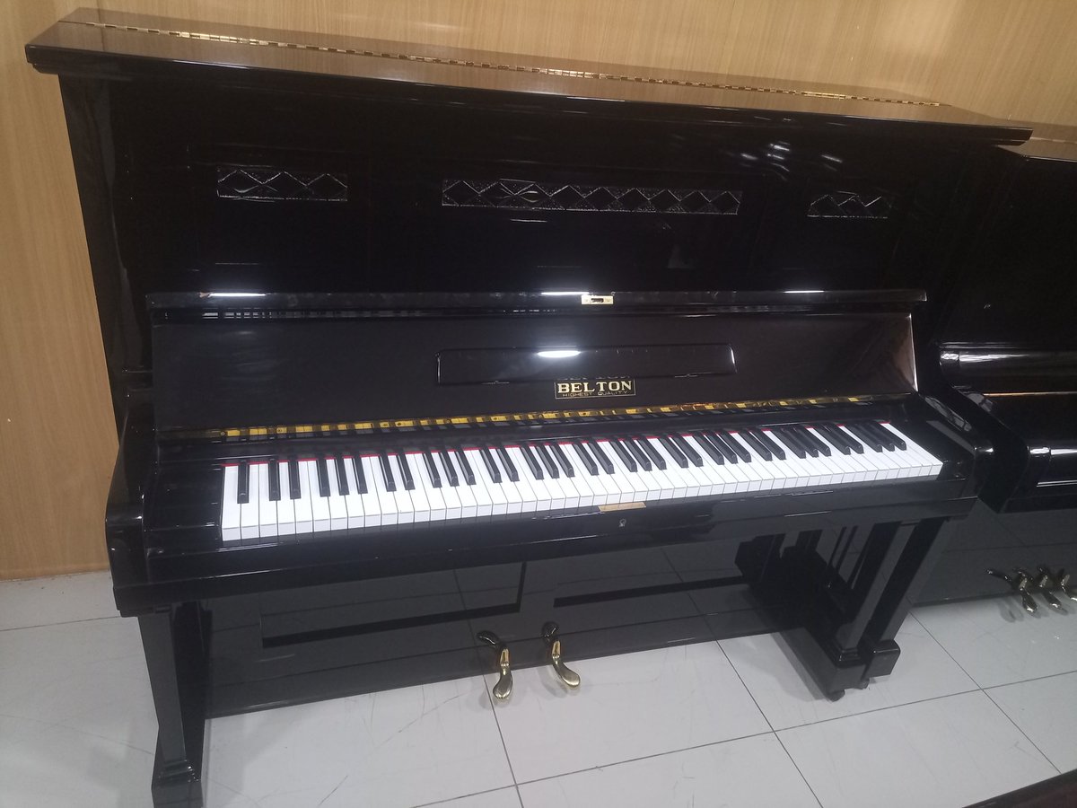 NairobiPiano's tweet photo. Available for sale inbox call me 0710870882 https://t.co/swYEY361z0