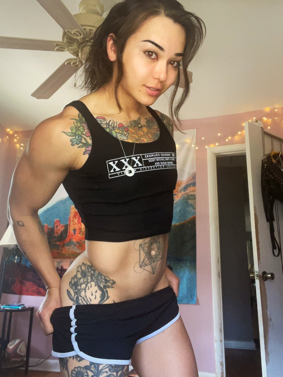 biceps, abs, and an immeasurable amount of repressed horny feelings ❤️‍🔥