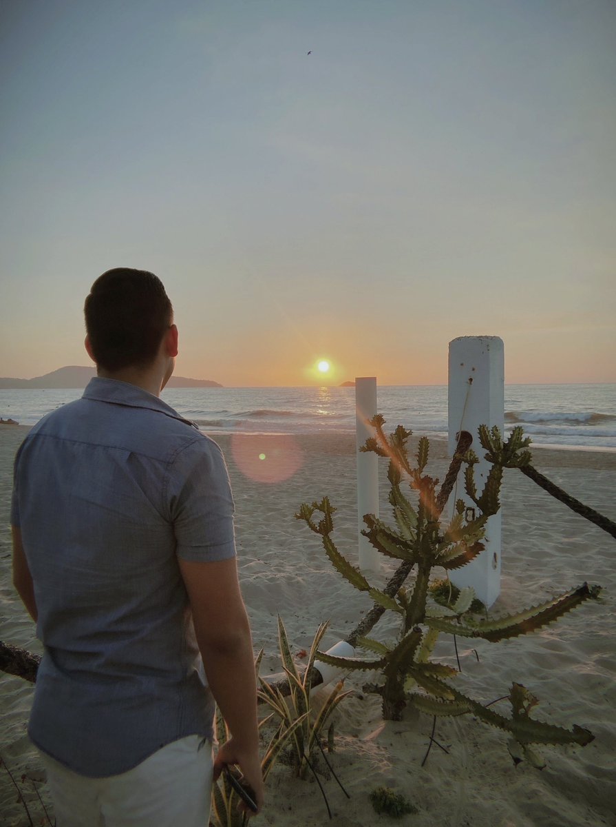 iambrayang's tweet photo. Vive la vida hoy porque el ayer ya paso el mañana aun no ha llegado.🫰🏻
.
.
.
.
.
.
.
.
#fashion #ınstagood #guywithstyle #ootd #model #followme #guyfit #amazing #photography #lifestyle #mexico🇲🇽 #amazingplaces #instamoment #guysofinstagram #menstyle #styleinspo #menwithstyle https://t.co/DqRbWAeOJ5