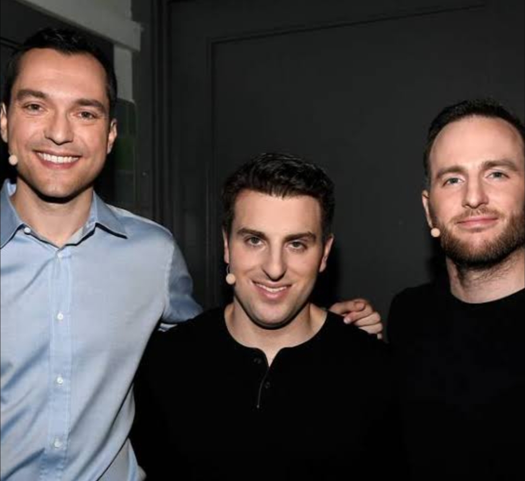 prkhariwal's tweet photo. Airbnb's story is an inspiring example of how a simple idea can turn into a global phenomenon with persistence, innovation, and hard work.

It's a great reminder that anyone can achieve success with a bit of determination and a willingness to take risk https://t.co/yWhDnN2N1l