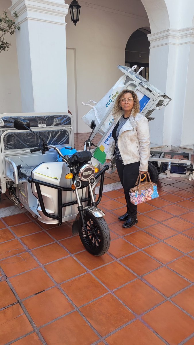 <a href="/LaSiglo21/">Universidad Siglo 21</a> <a href="/JuanCRabbat/">Juan Carlos Rabbat</a> <a href="/MendeMariaBelen/">María Belén Mendé</a> <a href="/pablorivarola/">Pablo Rivarola</a> <a href="/LeticiaMasfarre/">Leticia Masfarré</a> representando a ntra. Universidad hoy participando del encuentro,  invitada por la Munic. De Cba para ver las líneas de acción  del Proyecto #Cordobarespira