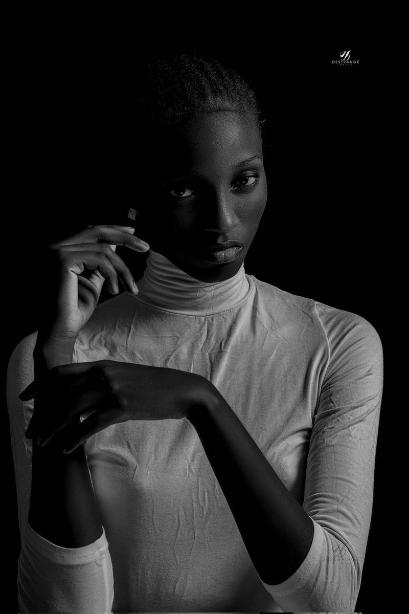 Destrangeimages's tweet photo. Life In Black And White 🖤

It can be reassuring to the the truth for what it is As a photographer I love the truth in #blackandwhite it's more real for me
#destrangeimages #photography #femalephotographer #creativedirector #stroryteller #documentaryphotography #NFT #art https://t.co/qF6rNkLp6F