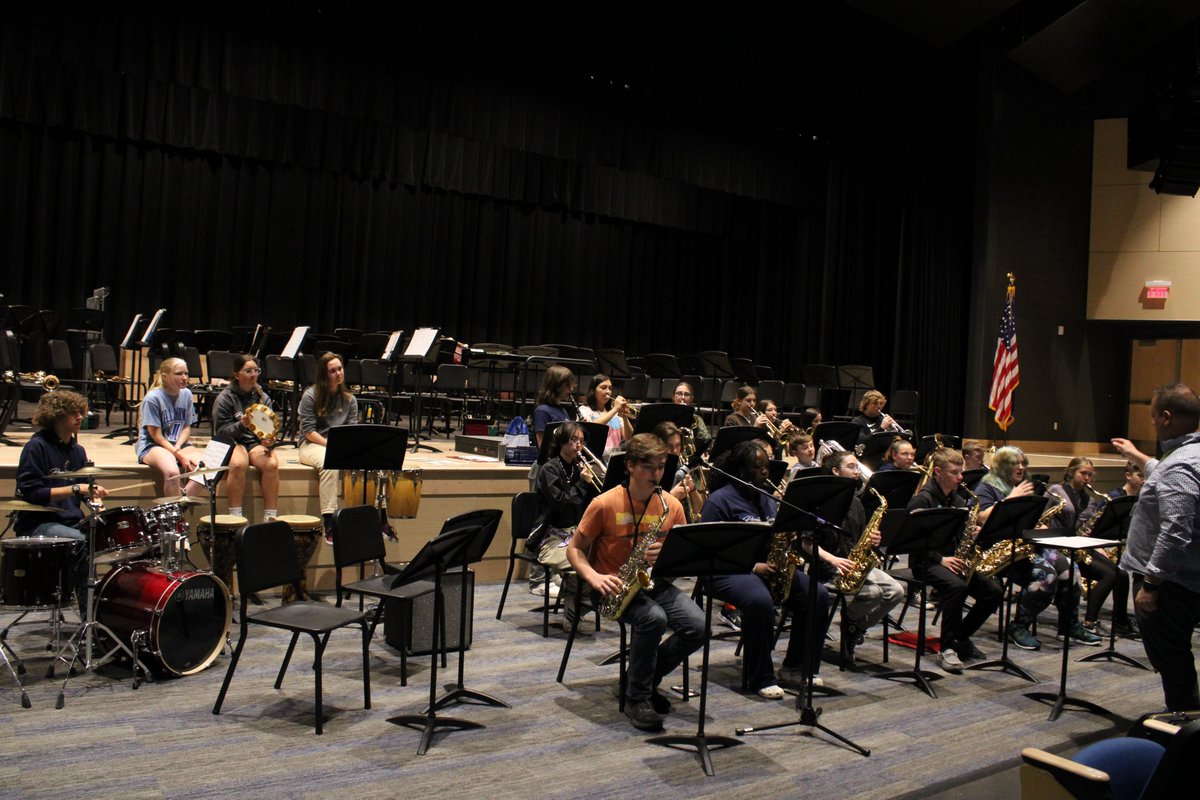 PennManorHS's tweet photo. Tonight the High School is hosting the Middle School Spring Music Concert, which will feature the High School and Middle School Combined Jazz Band. Come out at 7pm to hear some up and coming musicians!
#PMMusic #Supportthearts #PMHS #Greatdaytobeacomet https://t.co/TY5udi2AXB