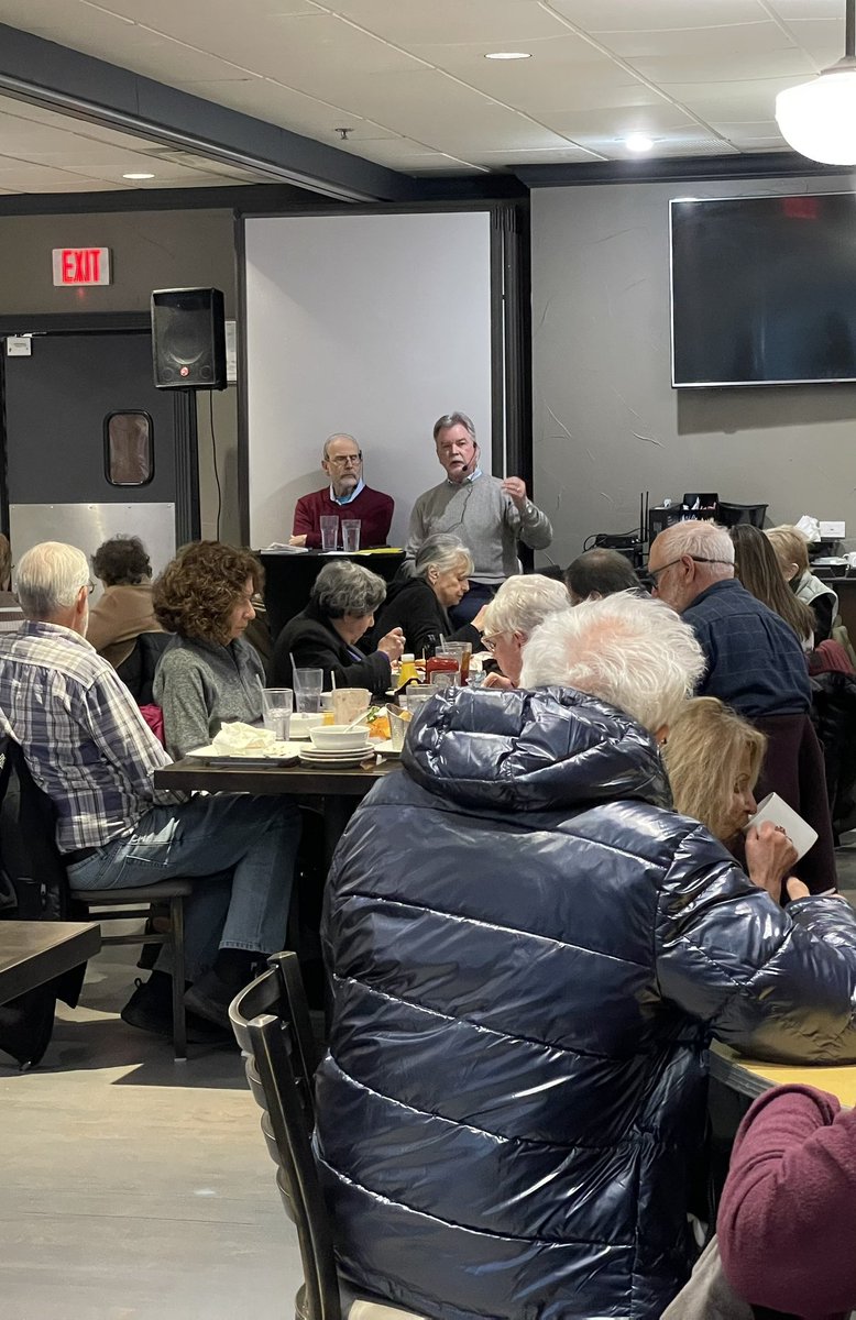 WalkForPtSafety's tweet image. Great discussion &amp;amp; book signing @MaxandBennys in Northbrook last night. 80 ppl leaned in to talk #ptsafety and “How to Safe in When Entering Healthcare”! Available @amazonbooks @BNBuzz #hcldr #MedEd #residentphysicians #nursing
